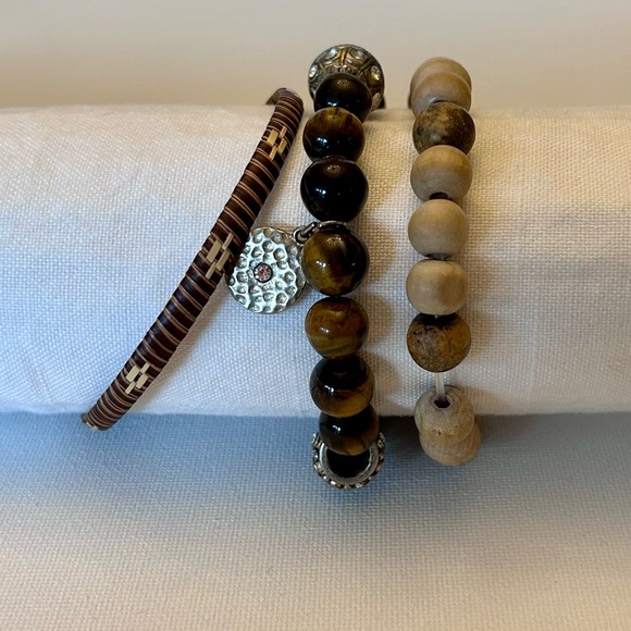 Vintage Wooden Jewelry Set - Picture 4 of 9